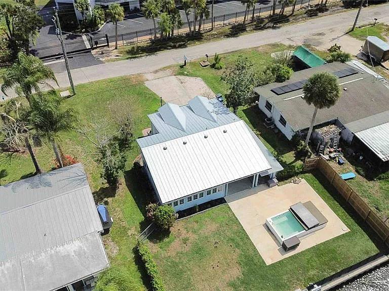 607 Manatee Ave — Photo 48