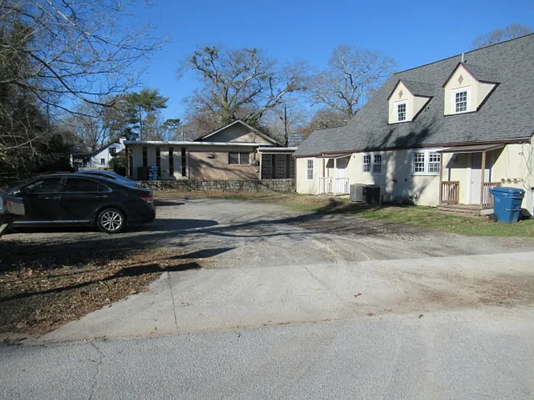 1404 Maple St — Photo 6