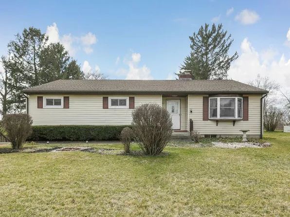 132 Overdrive Rd, Newark, OH 43056