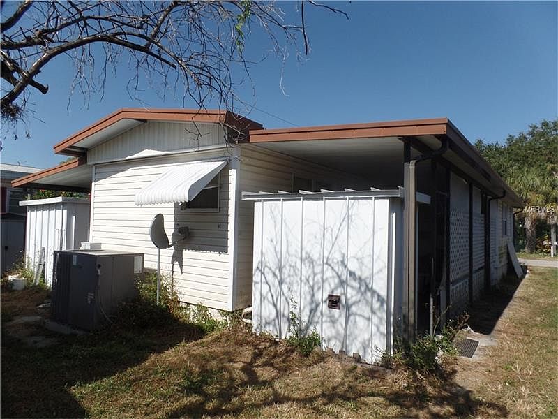 2nd image of 916 51st Avenue Dr W