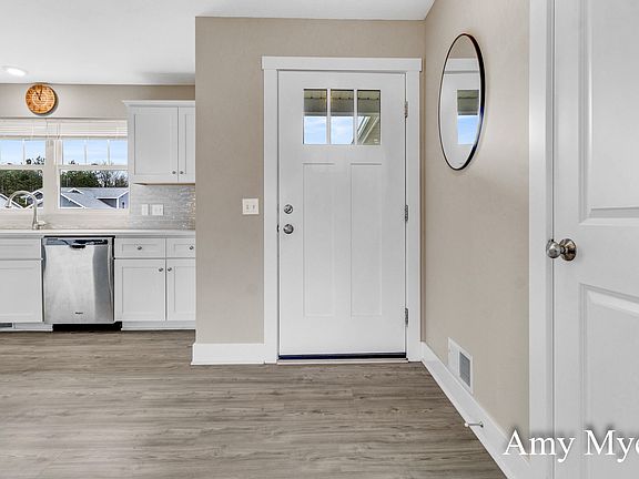 4th image of 2601 Eagle Rdg