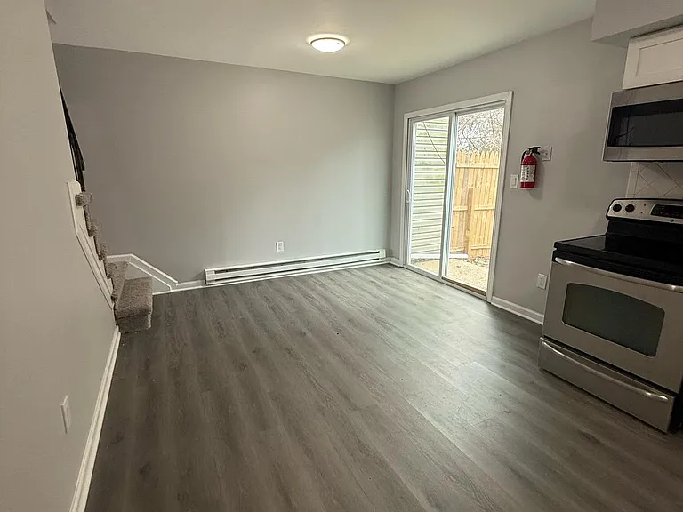 7 Potomac Ave — Photo 14