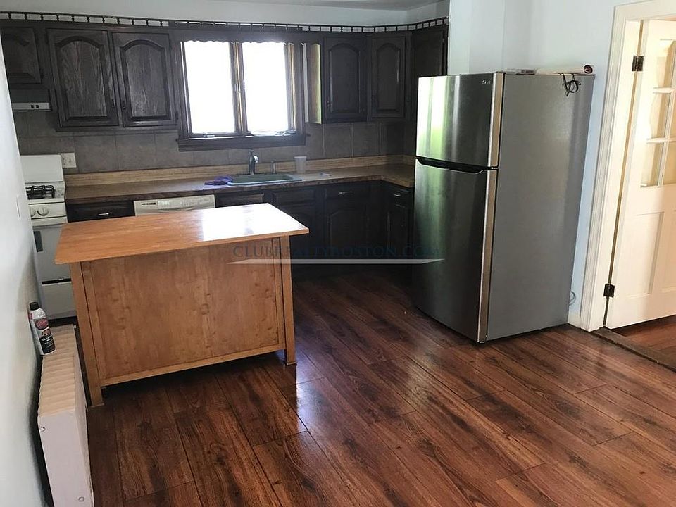1st image of 15 Clive St #1