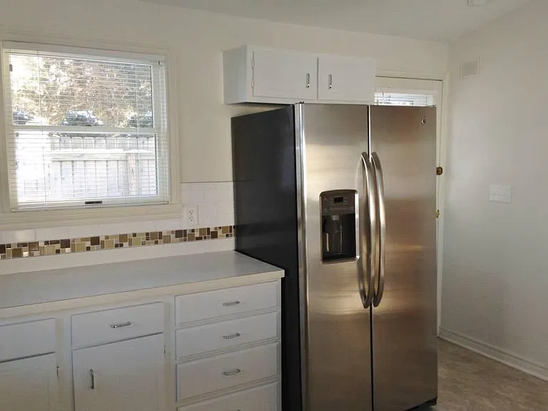4484 Gratiot Ave — Photo 17