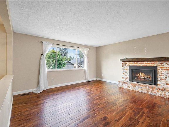 3rd image of 1427 E 35th Ave