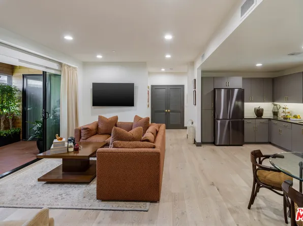 118 N Orlando Ave #201, Los Angeles, CA 90048