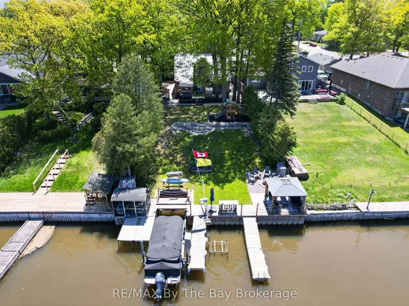 1416 River Rd W, Wasaga Beach, ON L9Z 2W5