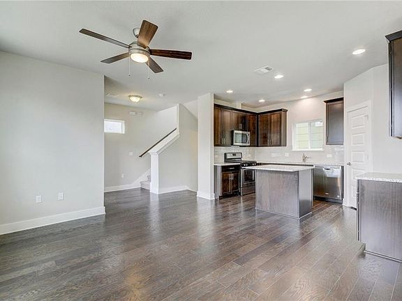 5th image of 2005 Dinsdale Ln #298C