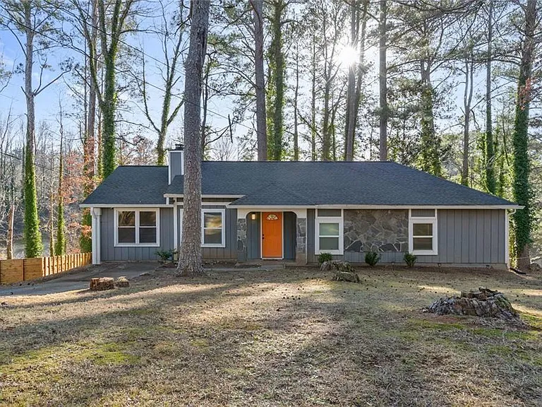 494 Plainville Dr SW — Photo 1