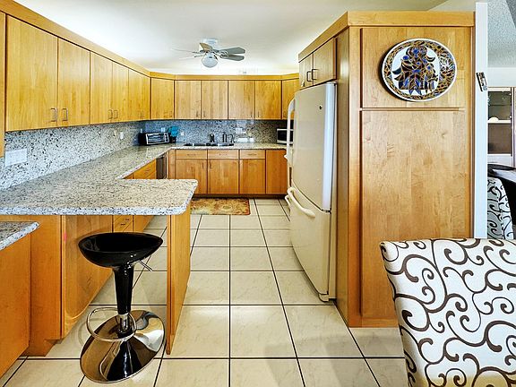 2nd image of 322 Richmond C #322