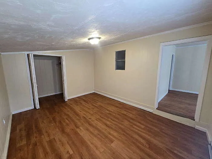 3 bed, 1.0 bath, 1088 sqft, $1,200 — Photo 4
