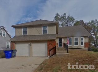 1928 E Stratford Rd, Olathe, KS 66062