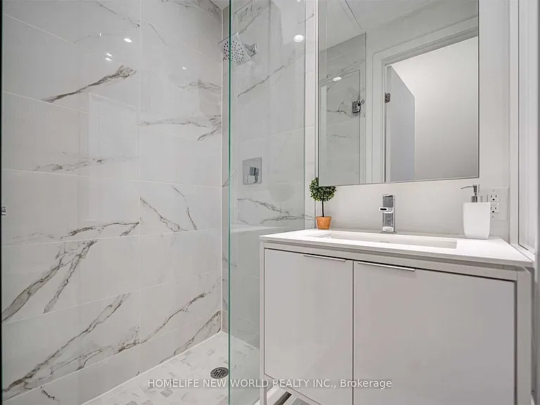 77 Shuter St #909 — Photo 8
