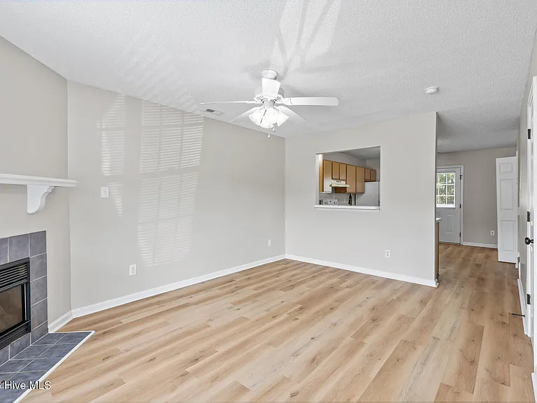 1095 W Pueblo Dr — Photo 3