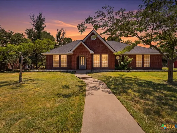 8221 Mountain Dr, Salado, TX 76571