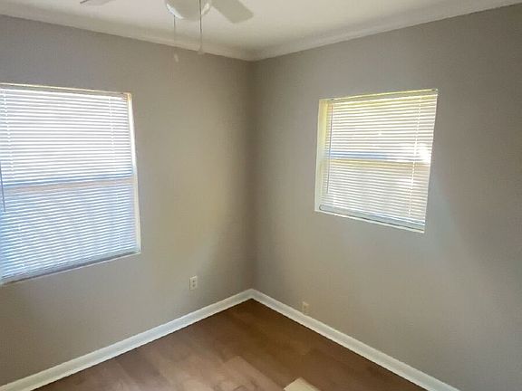 4th image of 305 W 9th Ave