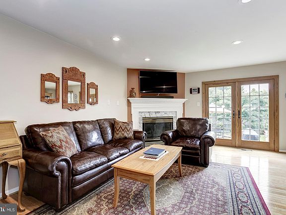3rd image of 21316 Emerald Dr