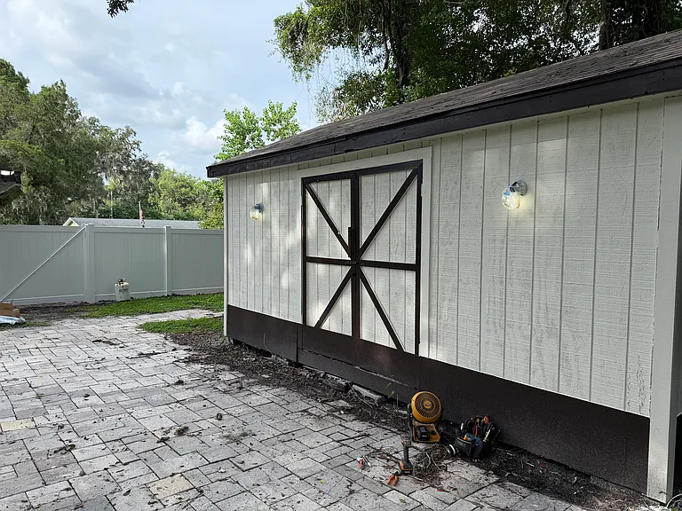 211 Ederington Dr — Photo 2