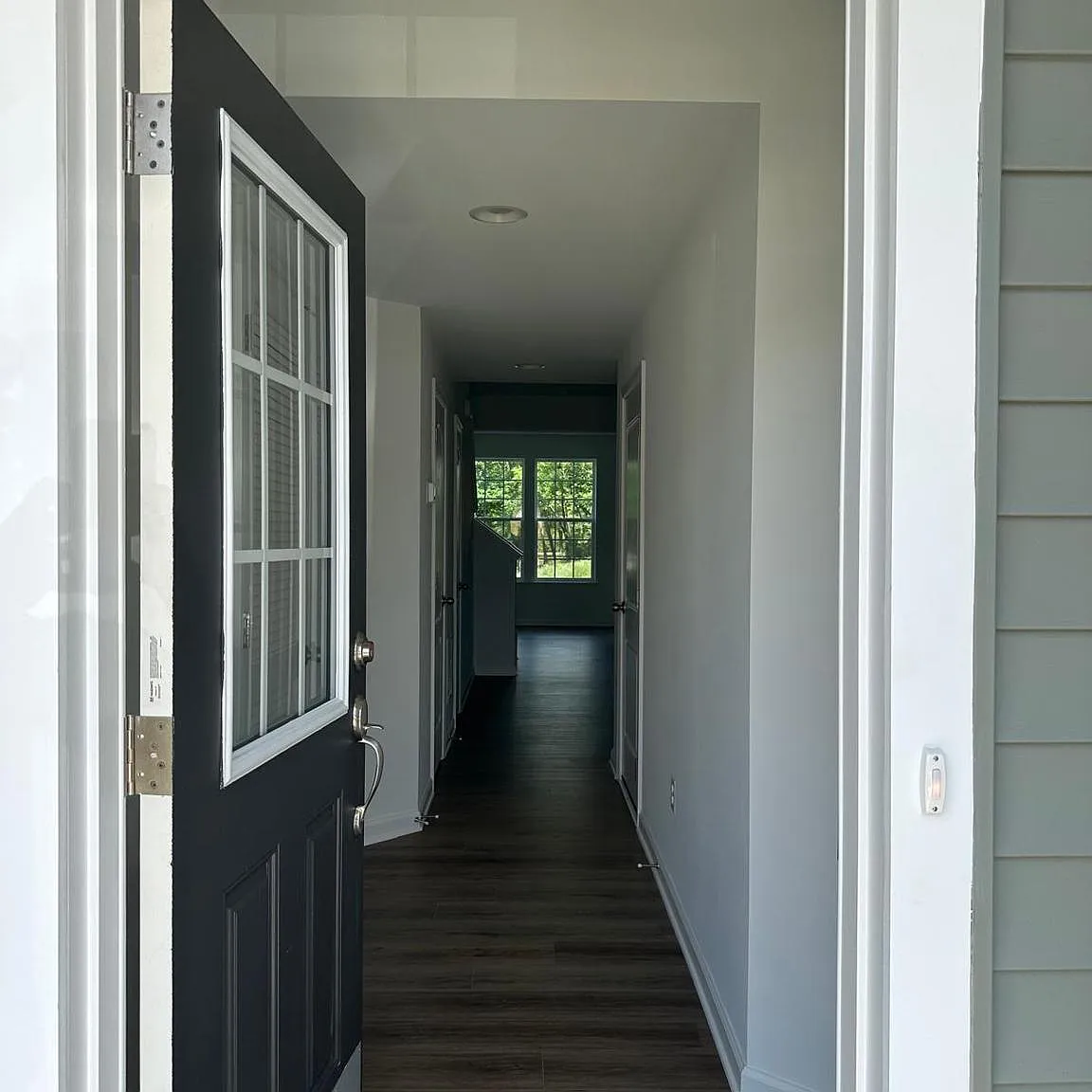 3 bed, 2.5 bath, 1617 sqft, $2,200 — Photo 2