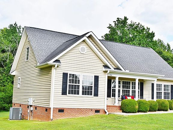 3rd image of 214 Sweetgum Cir