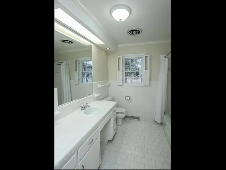 403 E Clark Blvd — Photo 7