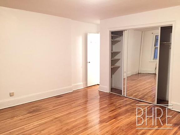 2nd image of 36 Monroe Pl APT 1B