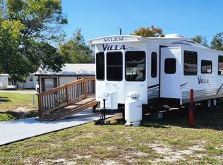 9517 Black Bear Dr, Weeki Wachee, FL 34613