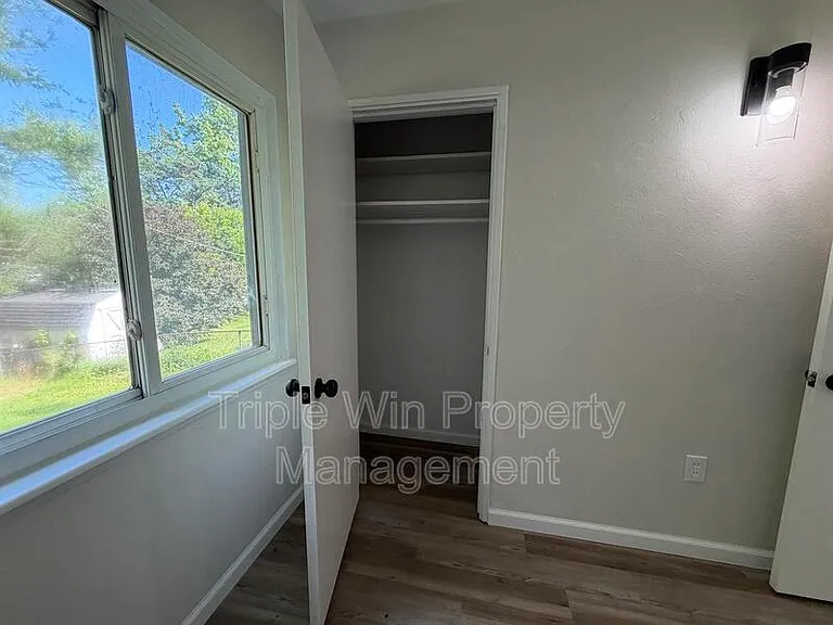 945 Paddock Dr — Photo 22
