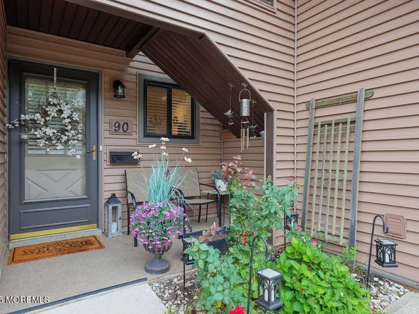 90 Friendship Court, Red Bank, NJ 07701