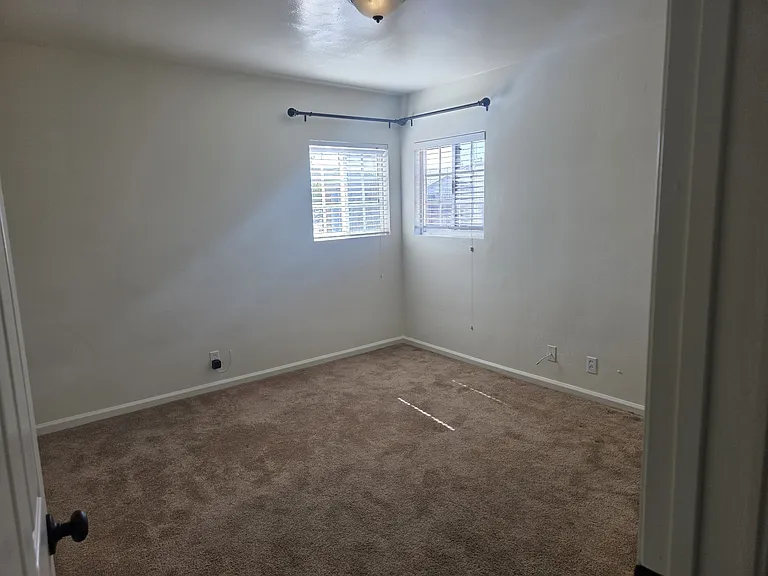 176 Park View Ave — Photo 8