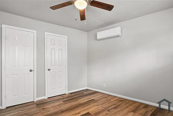 4811 Oakland St — Photo 31