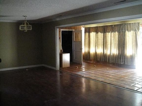 4th image of 681 Vista De Loma