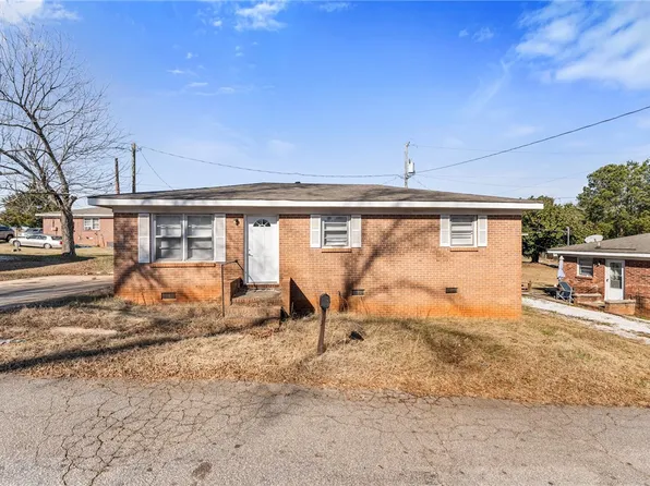 103 Linda Dr, Seneca, SC 29678