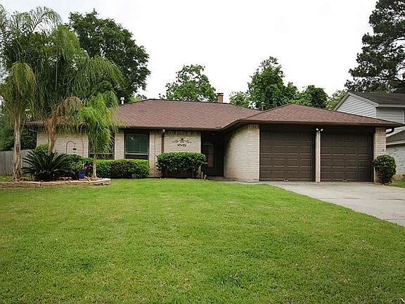 Spacious Front Yard With Lush Landscaping.