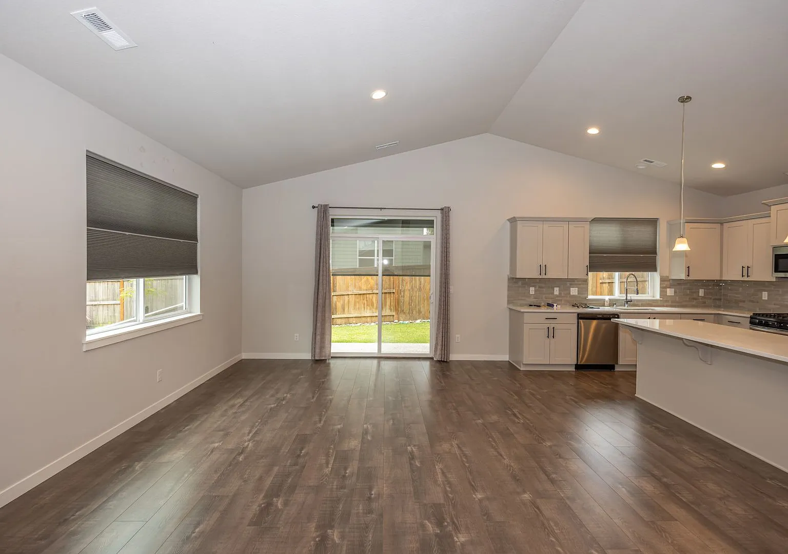 3 Bedr Ranch Home in Ramble Creek Community — Photo 3