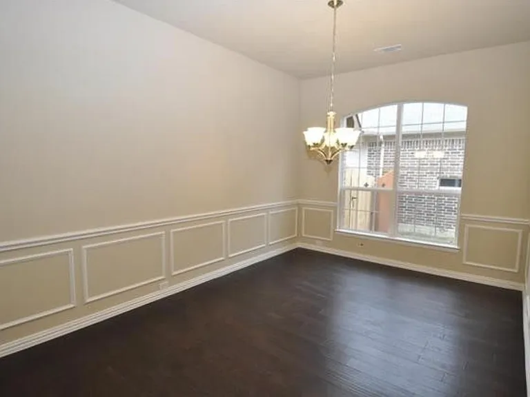 2408 Elm Valley Dr — Photo 4