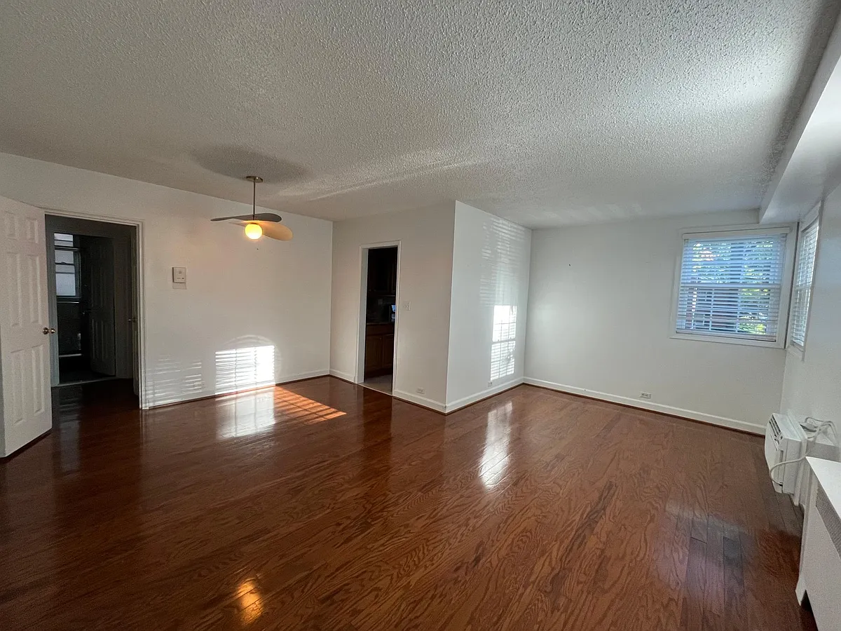 Building Photo - 221 N George Mason Dr #3