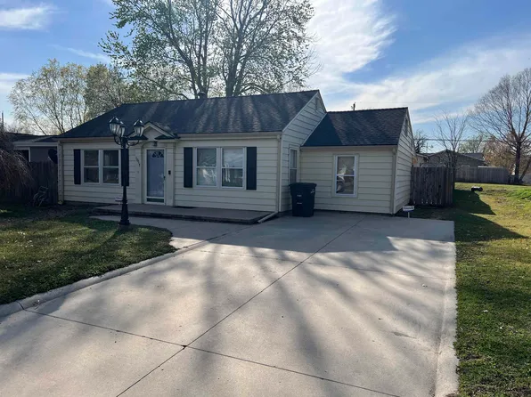 1017 N 9th St, Arkansas City, KS 67005