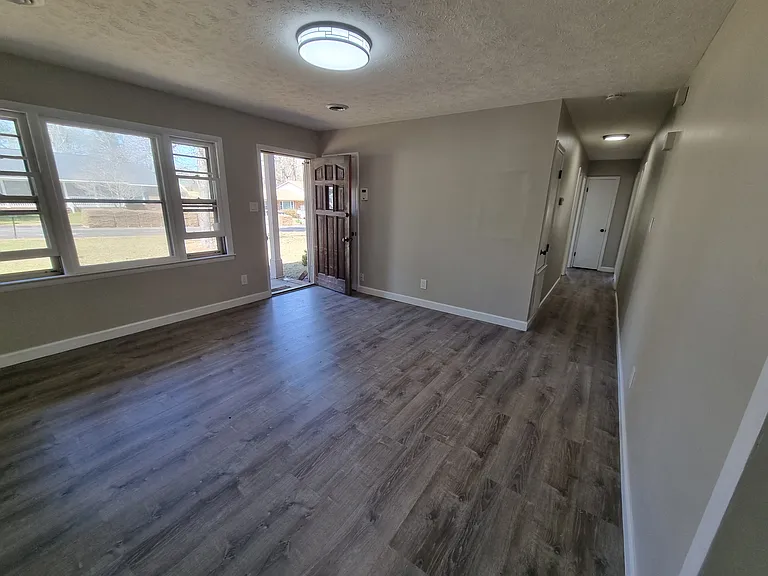 967 Sanchez Dr — Photo 4