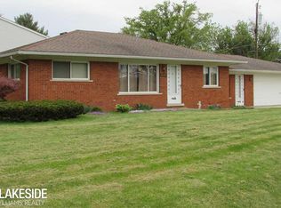 45977 Oaklawn St, Macomb, MI 48042