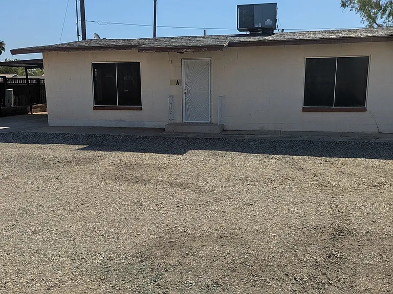 290 E Mesquite Blvd #A — Photo 2