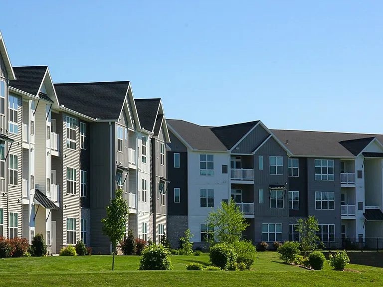 Park West Apartments — Photo 12