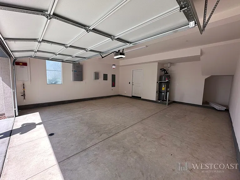 5954 Catskills Ct — Photo 33