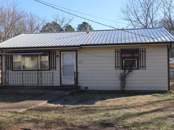 133 N Oak St, Salem, AR 72576