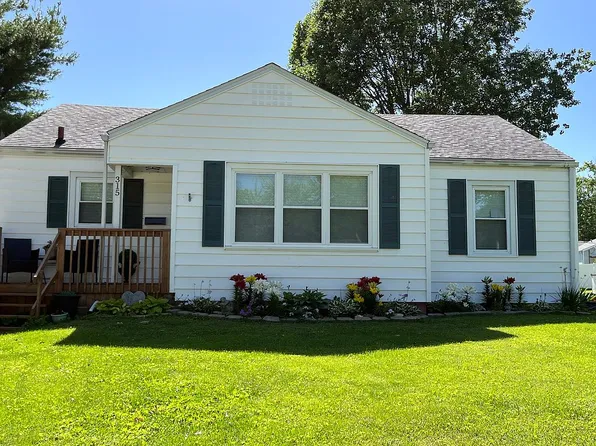 315 Laurel Dr, Jacksonville, IL 62650