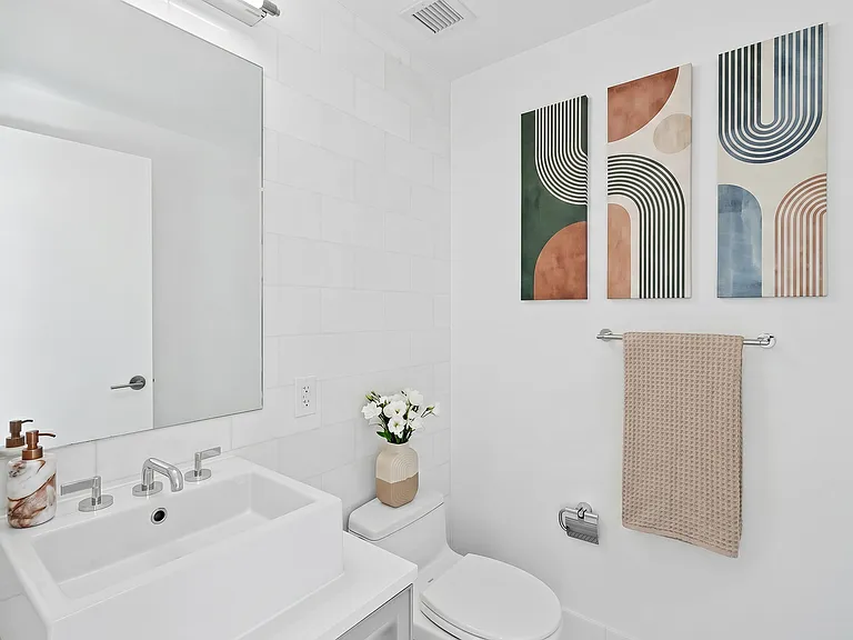 1113 York Ave #C — Photo 10