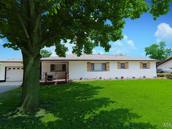 4330 Lake Dr, Granite City, IL 62040