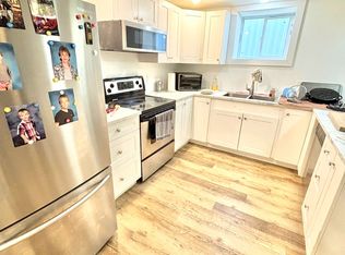 529 York St #B, Fredericton, NB E3B 3R1