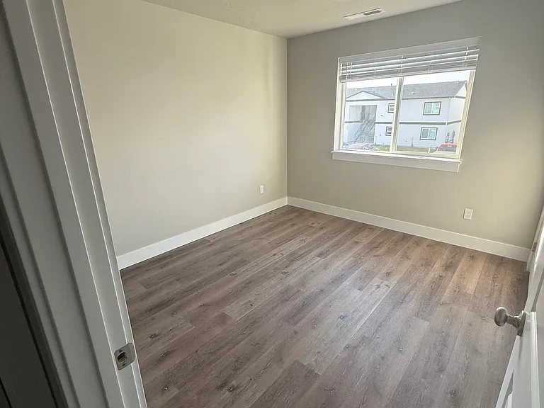 1055 Bighorn St #A — Photo 9
