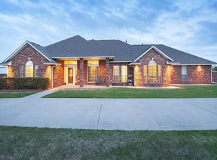 2108 NE 15th St, Moore, OK 73160